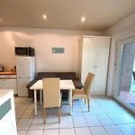 Haus Achtern Diek - *