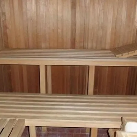 Haus Achtern Diek - *