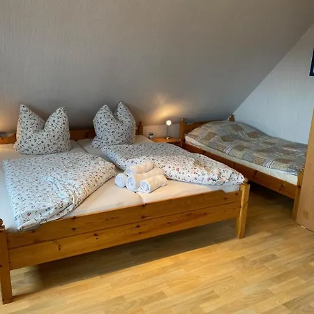 Haus Achtern Diek - *