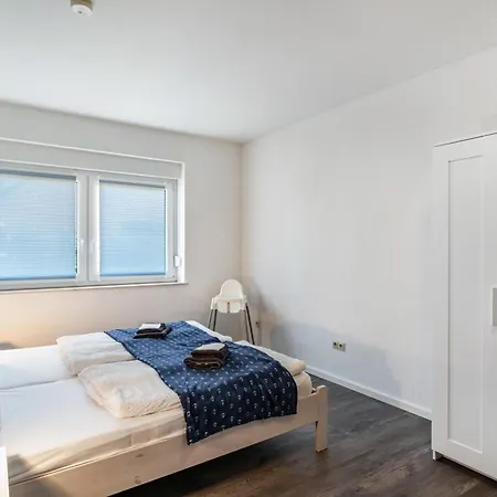 Haus Achtern Diek - *