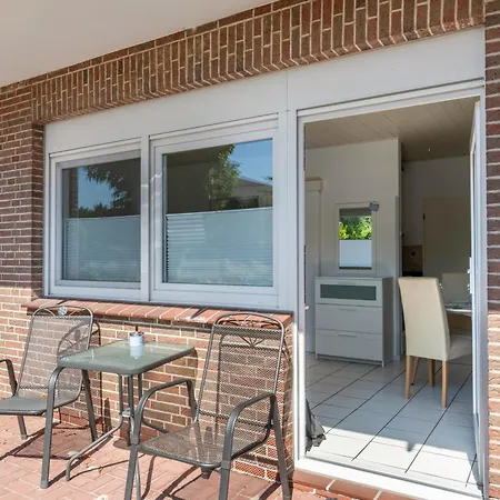 Haus Achtern Diek - *