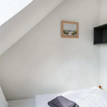 Haus Achtern Diek - *