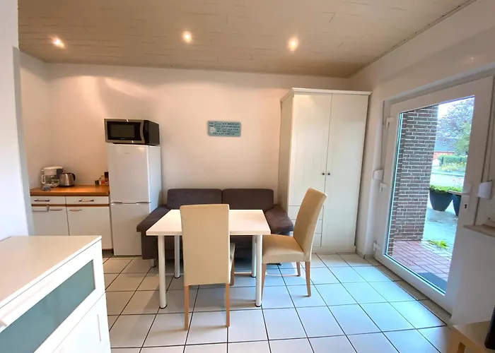 Haus Achtern Diek - *
